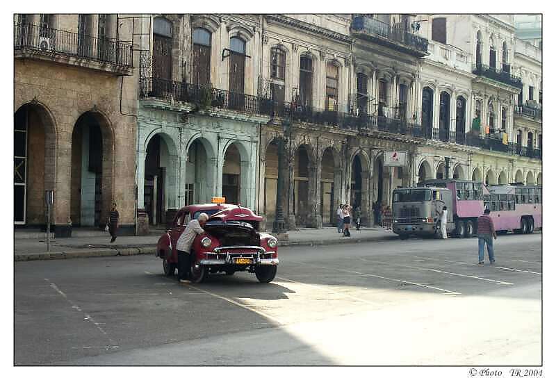 009 Havana, veterni v provozu na Paseo de Mart 