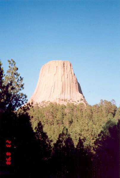 004 Devils Tower 264 m prvn z 18tti vyhlench monumet 