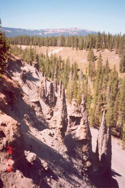 056 Pinnacles Overlook - kornoutovit specence splynovan lvy 