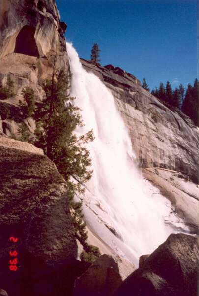 083 Nevada Falls 140m 