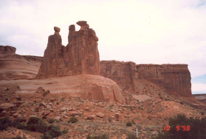 144 Arches NP (oblouky) - skaln brny, mosty, okna, a viklany 