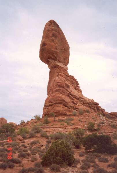 145 Balanced Rock - viklan o rozmru 17m, vha 3000 tun 