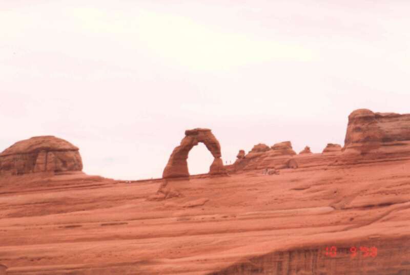 148 Delicate Arch - fotogenick brna, kter je i SPZ Utahu 